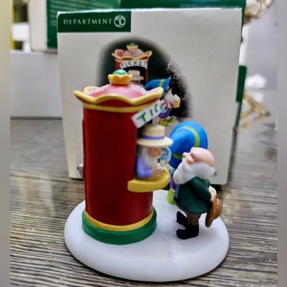 Department 56 Two For The Show - Picture 2 of 7